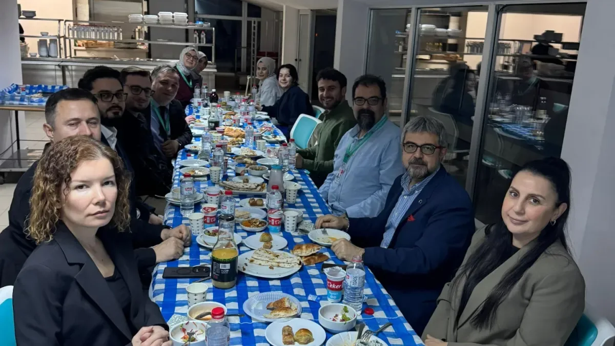 Yalova İl Sağlık Müdürü Kaşıkcı, Altınova Devlet Hastanesi'nde Sağlık Çalışanlarıyla İftarda Buluştu Yalova İl Sağlık Müdürü Kaşıkcı, Altınova Devlet Hastanesi'nde Sağlık Çalışanlarıyla İftarda Buluştu