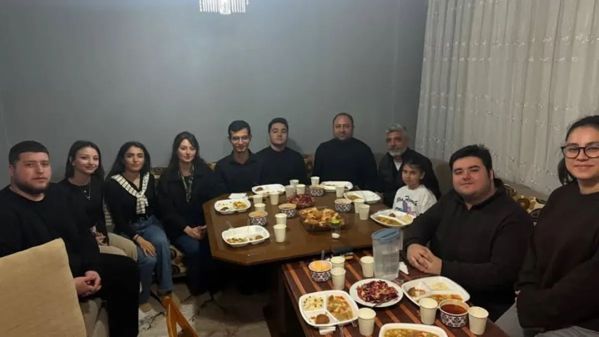 CHP Avcılar İlçe Başkanı Ahmet Selçuk Gök, Cihangir'deki İftarda Hangi Mesajı Verdi? CHP Avcılar İlçe Başkanı Ahmet Selçuk Gök, Cihangir'deki İftarda Hangi Mesajı Verdi?