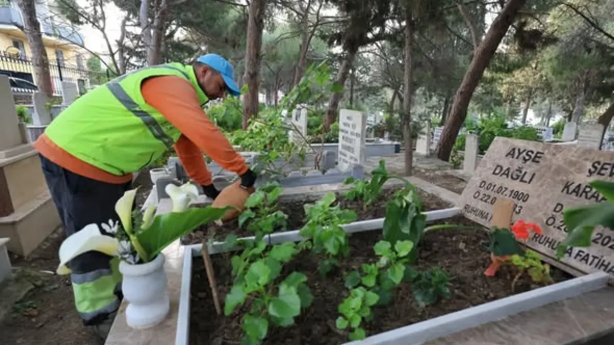 Çeşme'de Bayram Öncesi Özel Temizlik: Hangi Mekanlar Işıldatıldı? Çeşme'de Bayram Öncesi Özel Temizlik: Hangi Mekanlar Işıldatıldı?