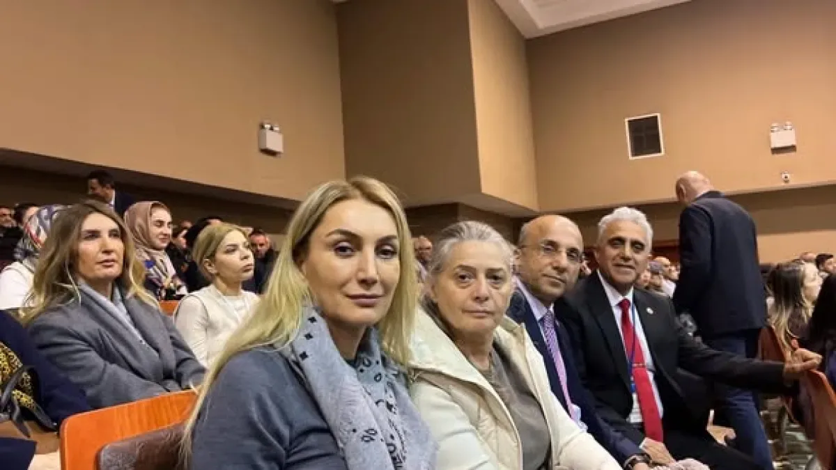 CHP'li Aşkın Genç'ten Silivri'de Kritik Mesaj: "Cumhurbaşkanı Adayımız Ekrem İmamoğlu'nun Yanındayız" CHP'li Aşkın Genç'ten Silivri'de Kritik Mesaj: "Cumhurbaşkanı Adayımız Ekrem İmamoğlu'nun Yanındayız"