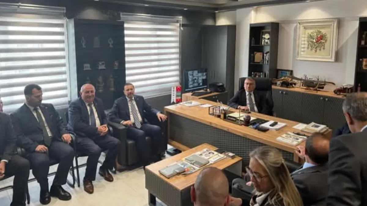 AK Parti Liderleri Torbalı'da ESİDER ile Buluştu: Gündem Ne? AK Parti Liderleri Torbalı'da ESİDER ile Buluştu: Gündem Ne?