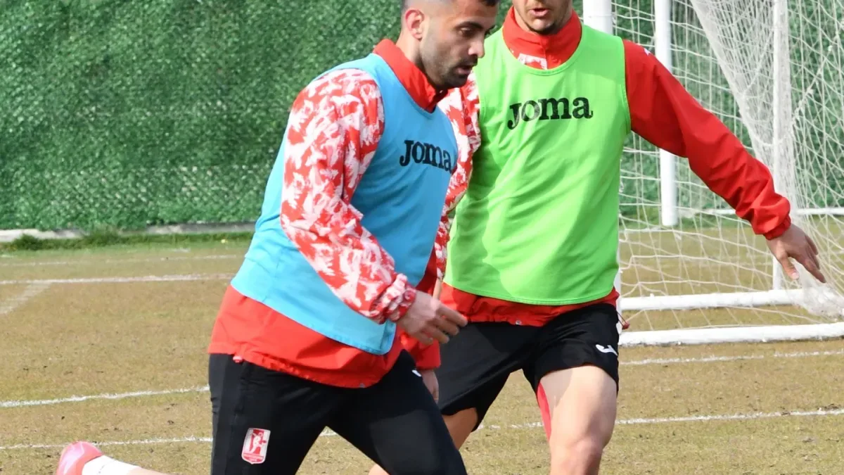 Balıkesirspor'un Kritik Uşakspor Deplasmanı: Hazırlıklar Hangi Saatte Başladı? Balıkesirspor'un Kritik Uşakspor Deplasmanı: Hazırlıklar Hangi Saatte Başladı?