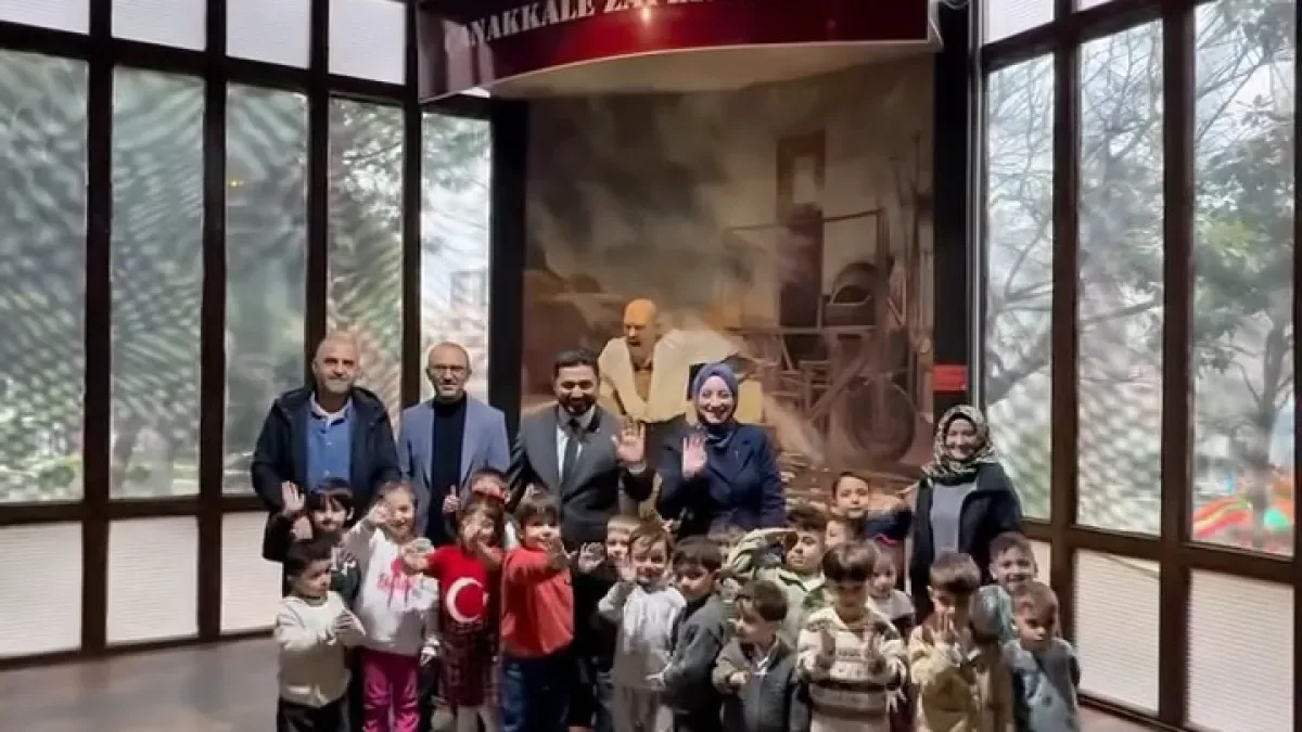Bağcılar'daki Müzede Ne Oldu? Gençlerin Bu İlgisi Siyasetçileri Şaşırttı Bağcılar'daki Müzede Ne Oldu? Gençlerin Bu İlgisi Siyasetçileri Şaşırttı