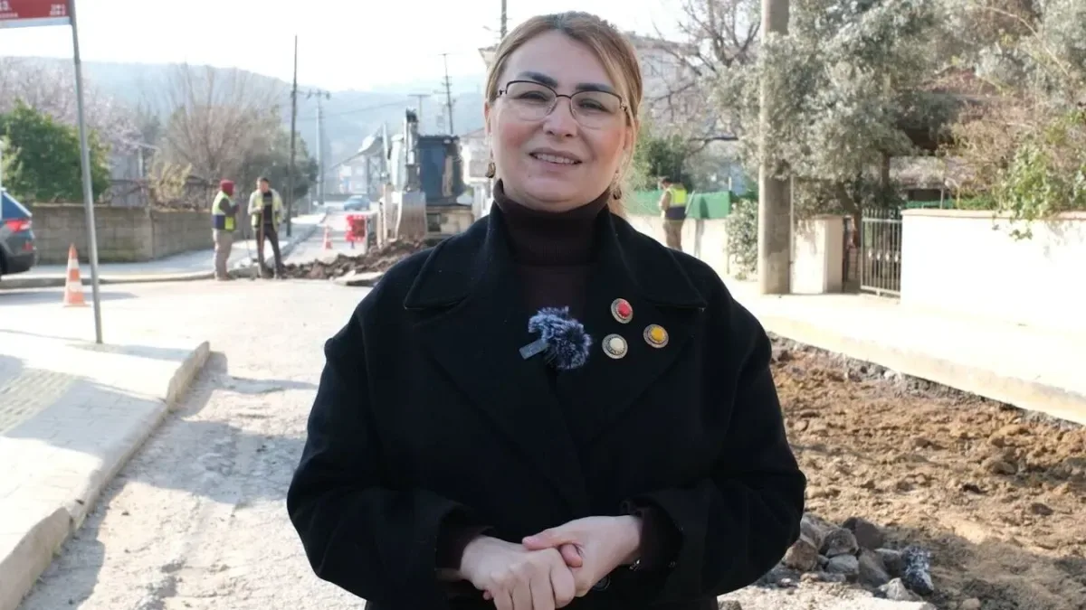 Altınova'da Yol Seferberliği: Başkan Yasemin Fazlaca Sahada Denetimde Altınova'da Yol Seferberliği: Başkan Yasemin Fazlaca Sahada Denetimde