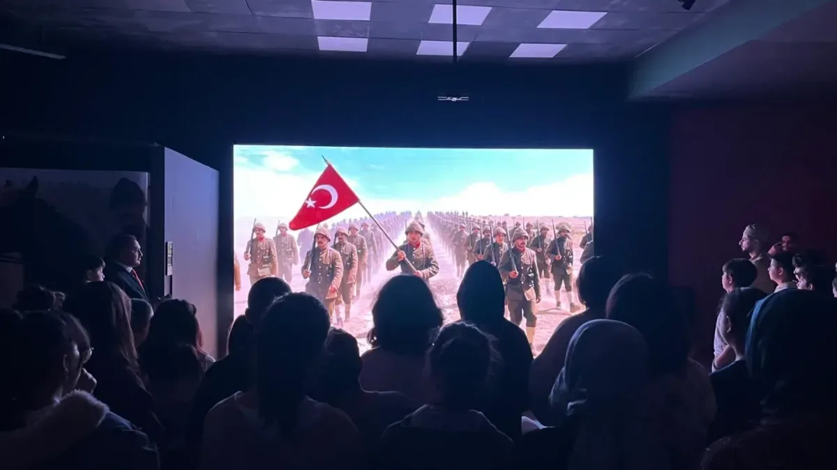 Antalya'daki Çocuklar, Çanakkale'yi Yapay Zekâ ile Yeniden Yaşadı Antalya'daki Çocuklar, Çanakkale'yi Yapay Zekâ ile Yeniden Yaşadı