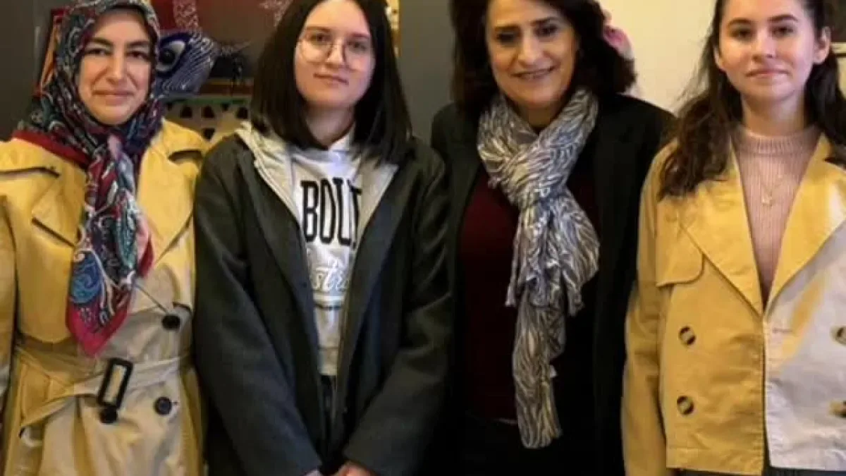 Beykoz'da Öğrencilerin Teraryumları Yöneticilere Bayram Hediyesi Oldu Beykoz'da Öğrencilerin Teraryumları Yöneticilere Bayram Hediyesi Oldu