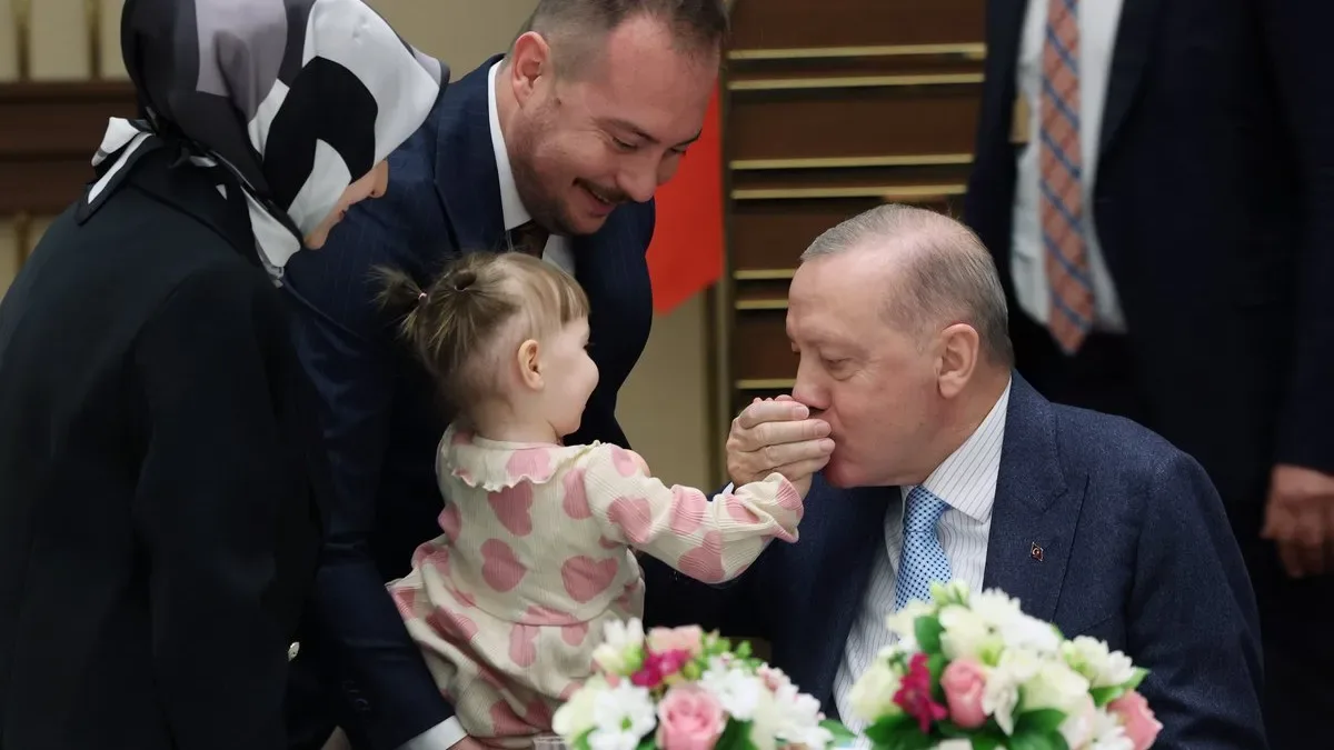 Cumhurbaşkanı Erdoğan'dan Öğretmenlere İftar Daveti ve Selam Cumhurbaşkanı Erdoğan'dan Öğretmenlere İftar Daveti ve Selam