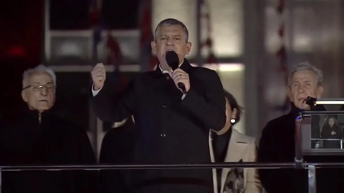 Bursa'dan Saraçhane'de 99. Kez Millet İradesi Çağrısı Bursa'dan Saraçhane'de 99. Kez Millet İradesi Çağrısı