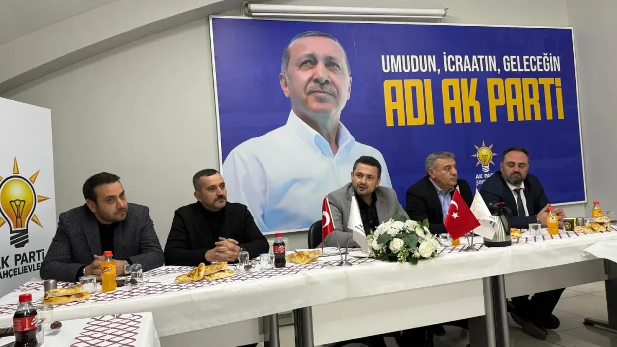 AK Parti Bahçelievler'de İftar Sofrasında Teşkilatın Kalbi Atıyor AK Parti Bahçelievler'de İftar Sofrasında Teşkilatın Kalbi Atıyor