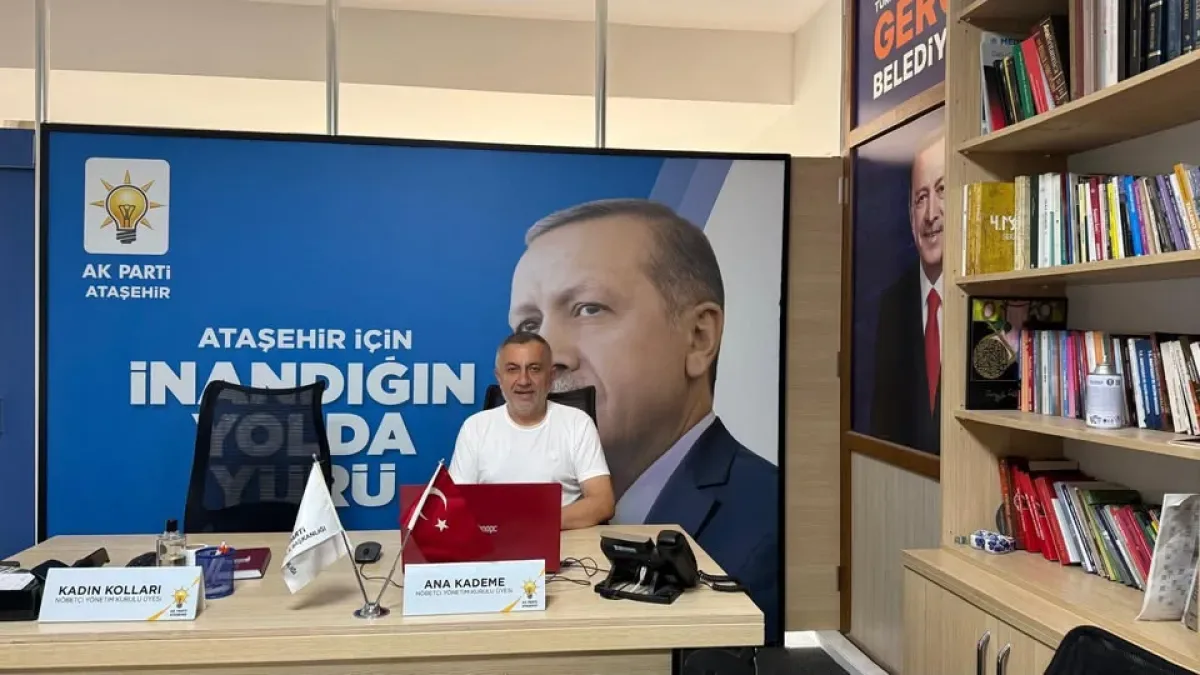 AK Parti Ataşehir'de Cami Önünde Yoğun İlgiyle Karşılaştı AK Parti Ataşehir'de Cami Önünde Yoğun İlgiyle Karşılaştı