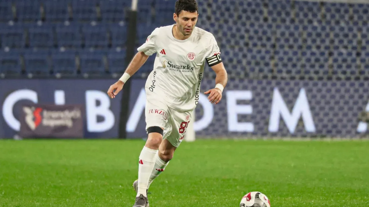 Bitexen Antalyaspor ve Rams Başakşehir Maçından Son Görüntüler: Taraftar Hesapları Neler Paylaştı? Bitexen Antalyaspor ve Rams Başakşehir Maçından Son Görüntüler: Taraftar Hesapları Neler Paylaştı?