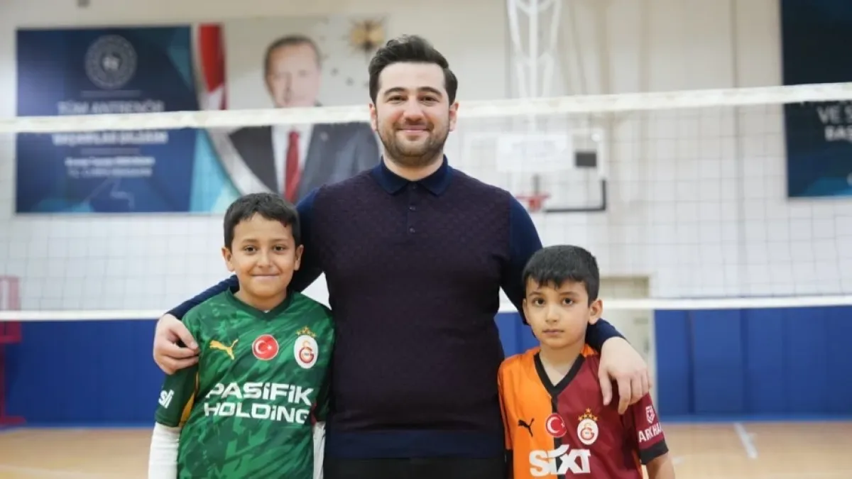 Gaziantep Milletvekili'nden Galatasaray'a Avrupa Vurgulu Destek: "Zafer Sizinle Olsun" Gaziantep Milletvekili'nden Galatasaray'a Avrupa Vurgulu Destek: "Zafer Sizinle Olsun"
