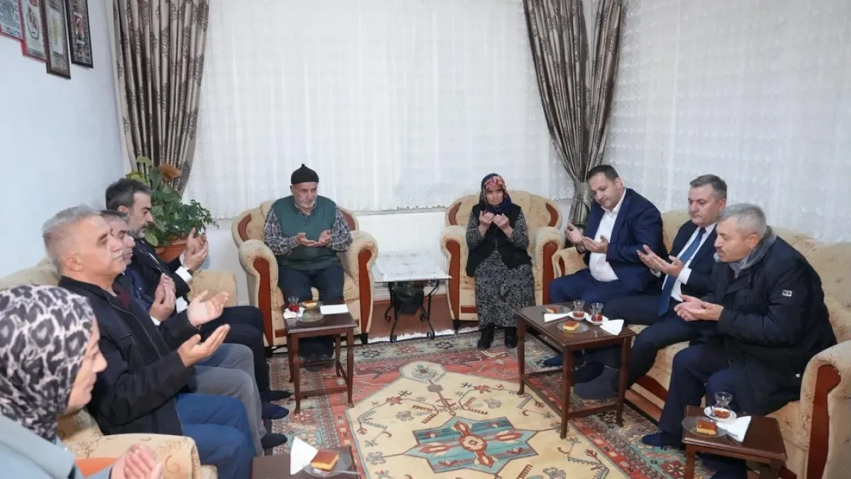 Çubuk'ta Ramazan Ziyaretleri: Başkan Demirbaş ve AK Partili Yetkililer Hangi Mesajı Verdi? Çubuk'ta Ramazan Ziyaretleri: Başkan Demirbaş ve AK Partili Yetkililer Hangi Mesajı Verdi?