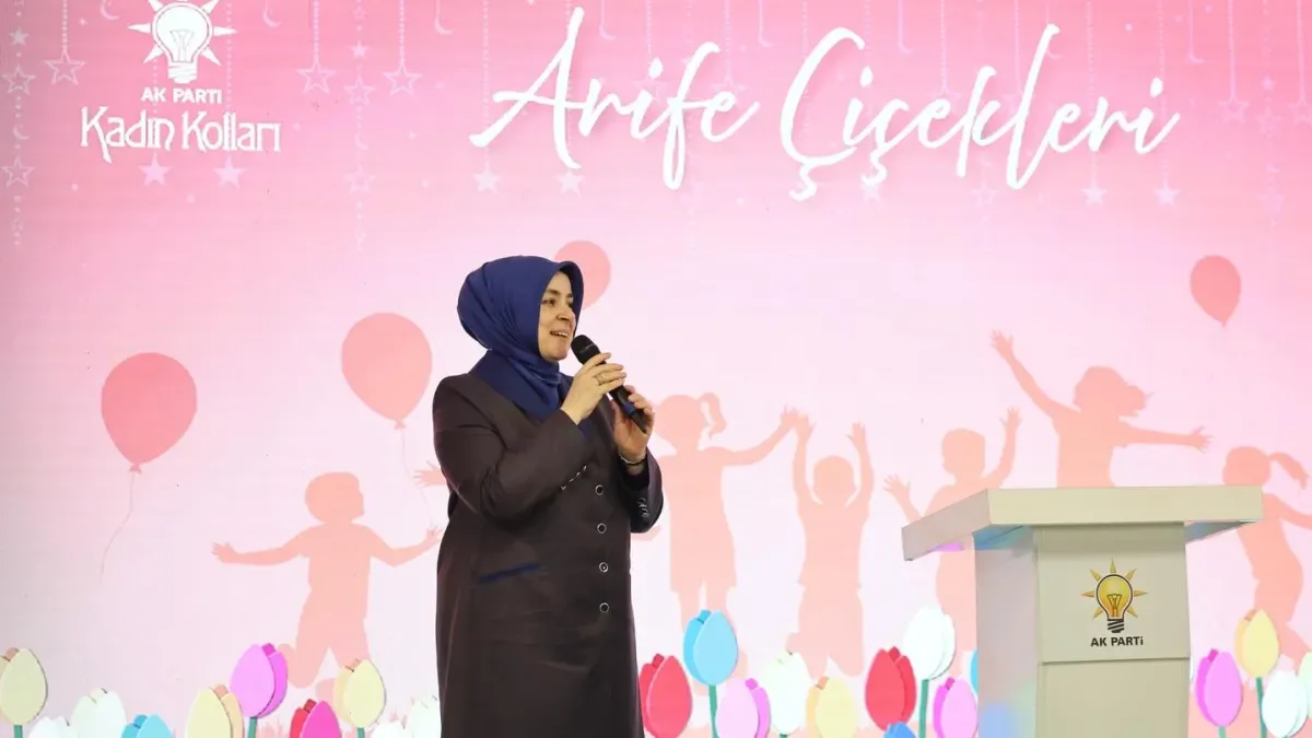 Arife Çiçekleri Geleneği Sultangazi'de Çocukların Neşesiyle Yeniden Canlandı Arife Çiçekleri Geleneği Sultangazi'de Çocukların Neşesiyle Yeniden Canlandı