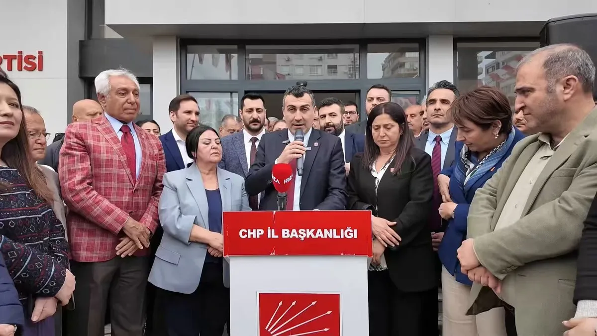 CHP'den 81 İlde Eş Zamanlı Eylem: İmamoğlu'nun Tutukluluğunun 1. Yılında Ne Dediler? CHP'den 81 İlde Eş Zamanlı Eylem: İmamoğlu'nun Tutukluluğunun 1. Yılında Ne Dediler?