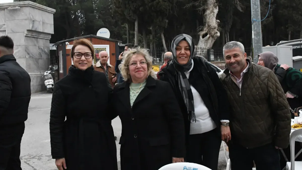 Çay Mahallesi'nde Mahalle Sakinleri İftar Sofrasında Buluştu Çay Mahallesi'nde Mahalle Sakinleri İftar Sofrasında Buluştu