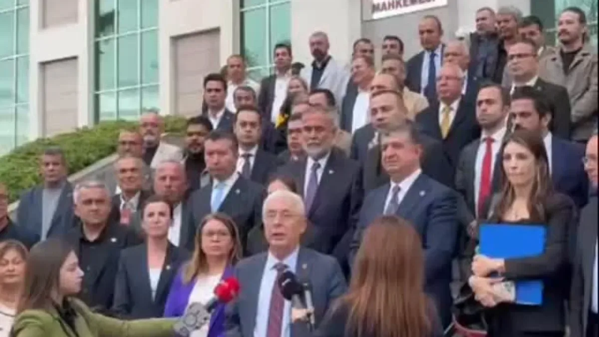 CHP'li Kamacı'dan Mahkeme Önünde Kritik Açıklama: Muhittin Böcek'in Tutukluluk Durumu CHP'li Kamacı'dan Mahkeme Önünde Kritik Açıklama: Muhittin Böcek'in Tutukluluk Durumu