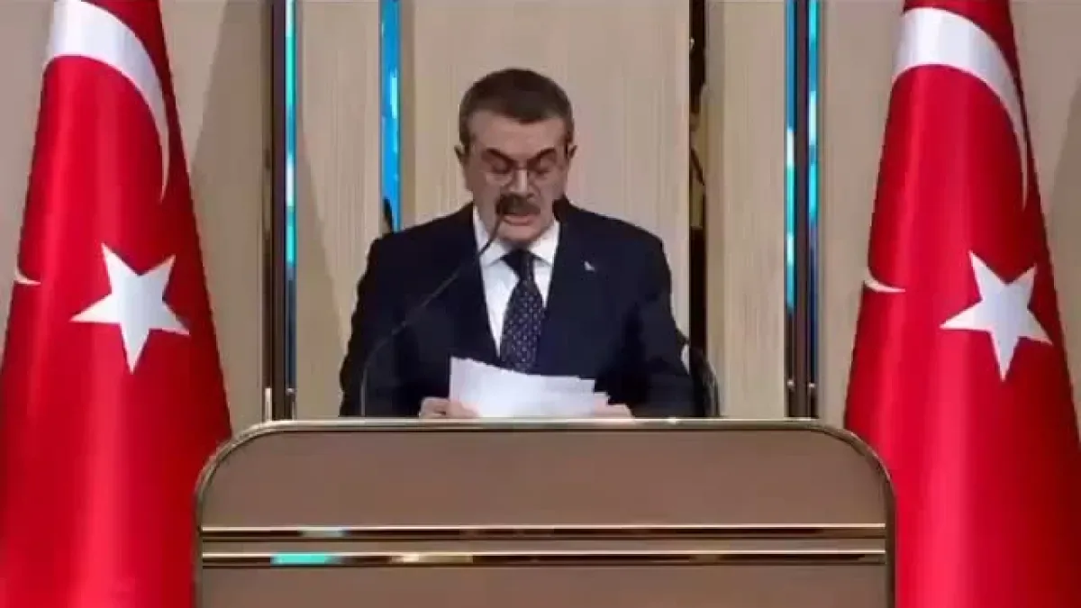 Yusuf Tekin Yalova'da Eğitim Camiasıyla Buluştu: "Terörsüz Türkiye Enerjisi Eğitime Aktarılıyor" Yusuf Tekin Yalova'da Eğitim Camiasıyla Buluştu: "Terörsüz Türkiye Enerjisi Eğitime Aktarılıyor"