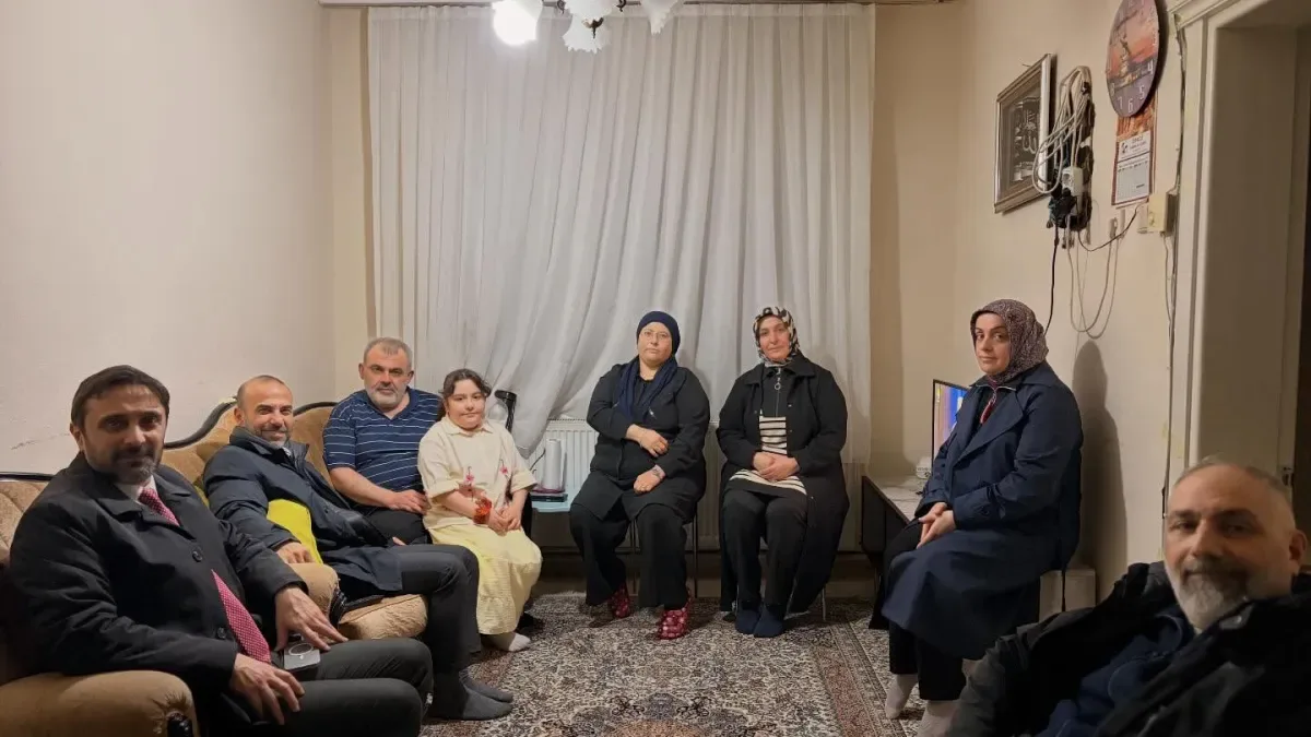 Yalova'da Sıcak Bir Görüşme: Ak Parti Liderleri Kimin Kapısını Çaldı? Yalova'da Sıcak Bir Görüşme: Ak Parti Liderleri Kimin Kapısını Çaldı?