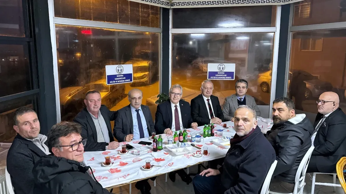 Bandırma'da İftar Buluşması: Belediye Heyeti Hangi Dernekte Misafir Edildi? Bandırma'da İftar Buluşması: Belediye Heyeti Hangi Dernekte Misafir Edildi?