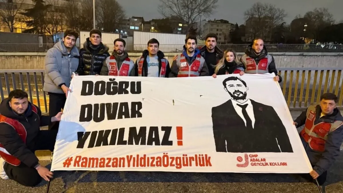 CHP Adalar Gençlik Kolları, Saraçhane'deki Eylemde Neyi Hedefledi? CHP Adalar Gençlik Kolları, Saraçhane'deki Eylemde Neyi Hedefledi?