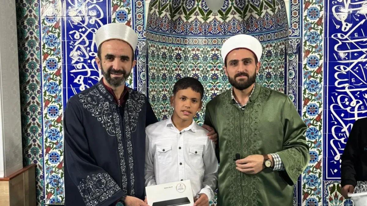 Çatalca'da Ramazan Eğitim Programı: Öğrenciler Ödüllerle ve Hediyelerle Mutlu Edildi Çatalca'da Ramazan Eğitim Programı: Öğrenciler Ödüllerle ve Hediyelerle Mutlu Edildi
