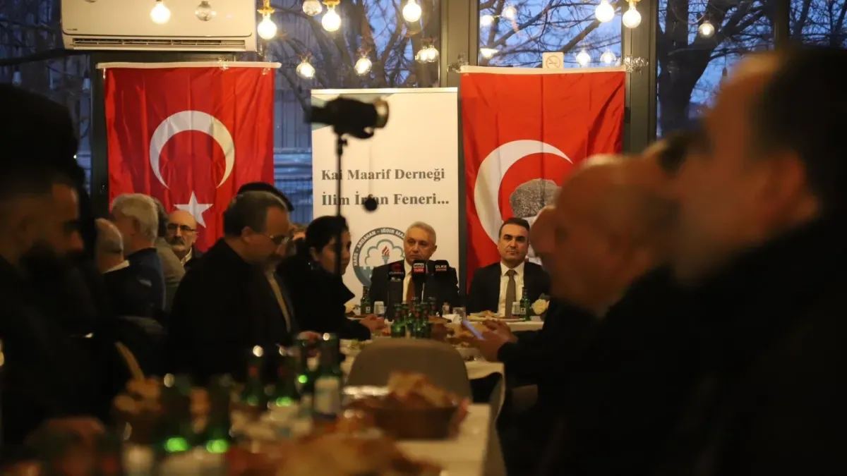 Esenyurt'ta Eğitim ve Dernek İş Birliği: İftar Programında Anlamlı Buluşma Esenyurt'ta Eğitim ve Dernek İş Birliği: İftar Programında Anlamlı Buluşma