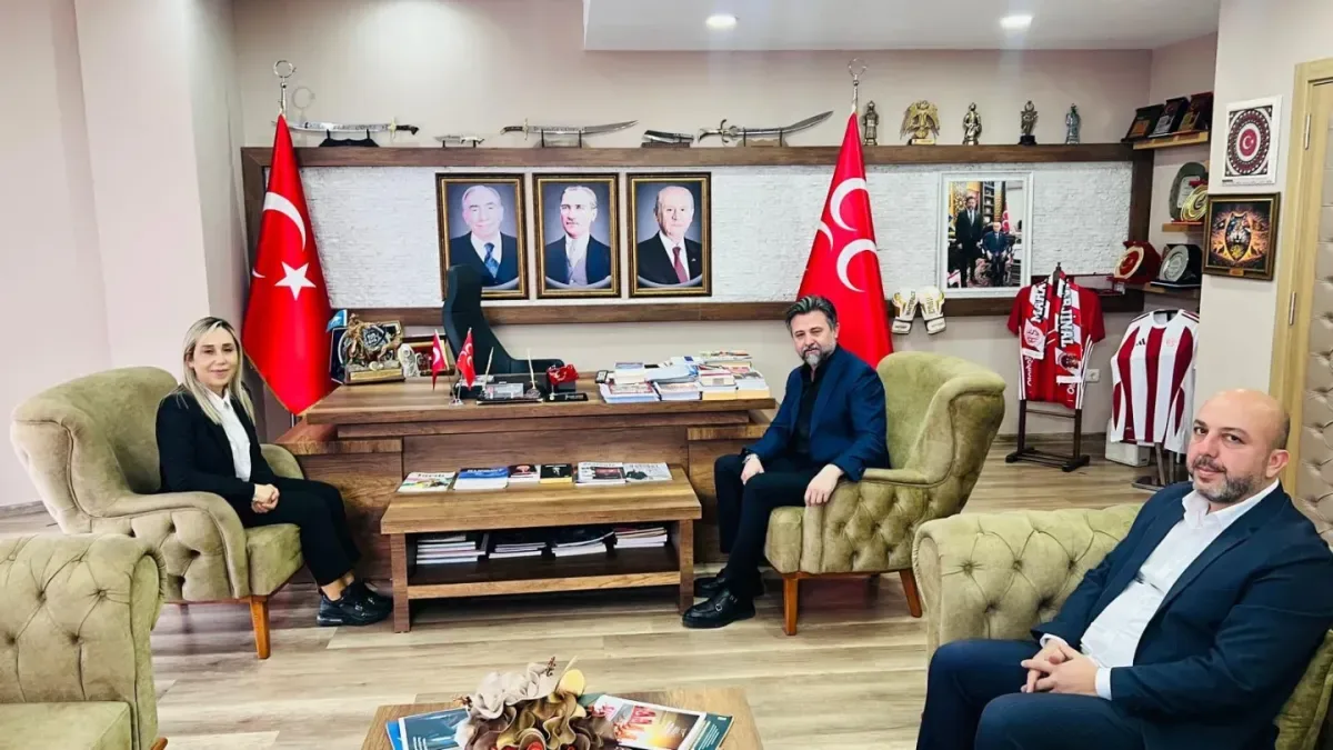 Antalya'da Siyasi Ziyaret: AK Parti'den MHP İl Başkanlığına Ne Mesaj Var? Antalya'da Siyasi Ziyaret: AK Parti'den MHP İl Başkanlığına Ne Mesaj Var?