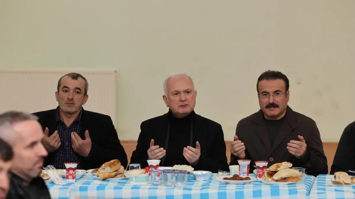 Karamürsel Kaymakamı İnan'ın Akçat'taki İftar Programına Dair Detaylar Karamürsel Kaymakamı İnan'ın Akçat'taki İftar Programına Dair Detaylar