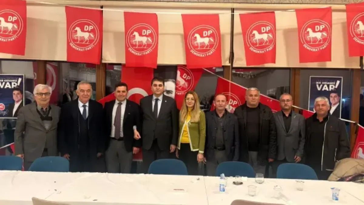 Demokrat Parti Bursa'da Hangi İsimleri Bir Araya Getirdi? Demokrat Parti Bursa'da Hangi İsimleri Bir Araya Getirdi?