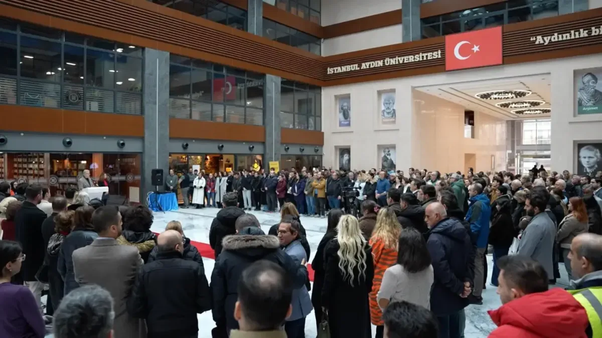 İstanbul Aydın Üniversitesi'nde Ramazan Bayramı Kutlaması: "Eğitim Geleceği İnşa Etmektir" İstanbul Aydın Üniversitesi'nde Ramazan Bayramı Kutlaması: "Eğitim Geleceği İnşa Etmektir"