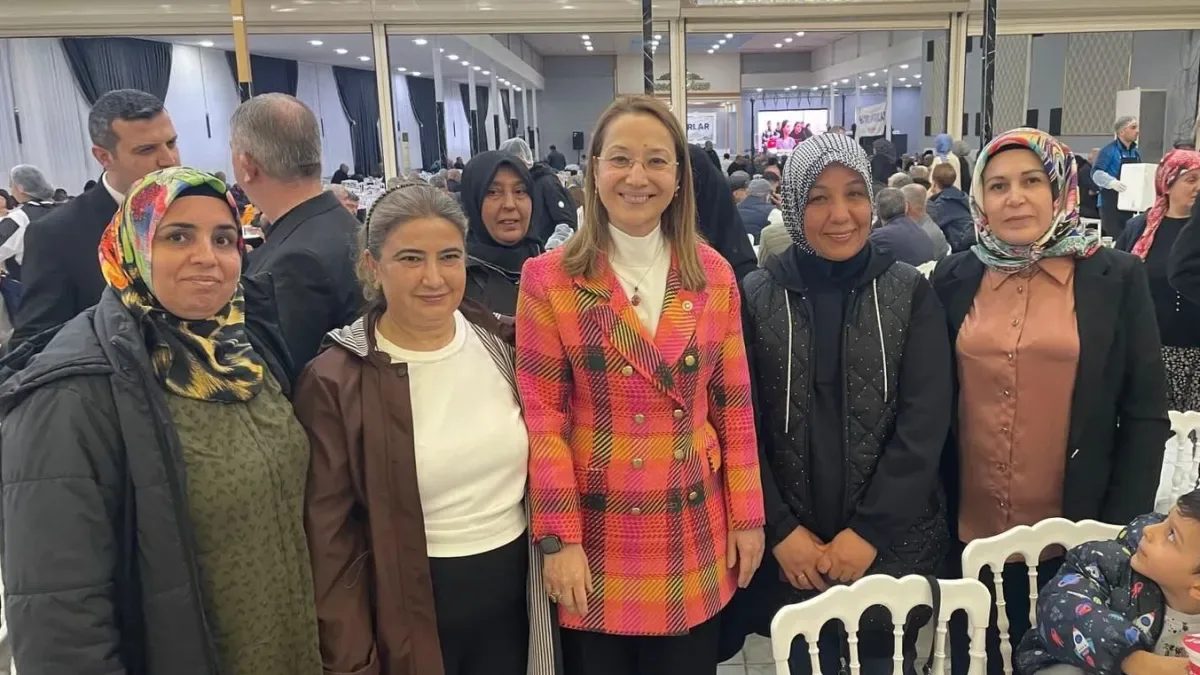 AK Partili Bakbak'ın İslahiye Ziyaretinde Neler Yaşandı? AK Partili Bakbak'ın İslahiye Ziyaretinde Neler Yaşandı?