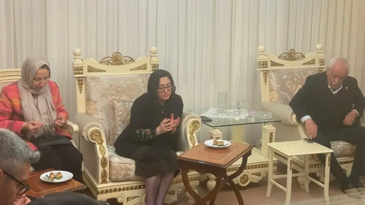 Derya Bakbak, Eski Meclis Arkadaşının Ailesinin Yasında Derya Bakbak, Eski Meclis Arkadaşının Ailesinin Yasında