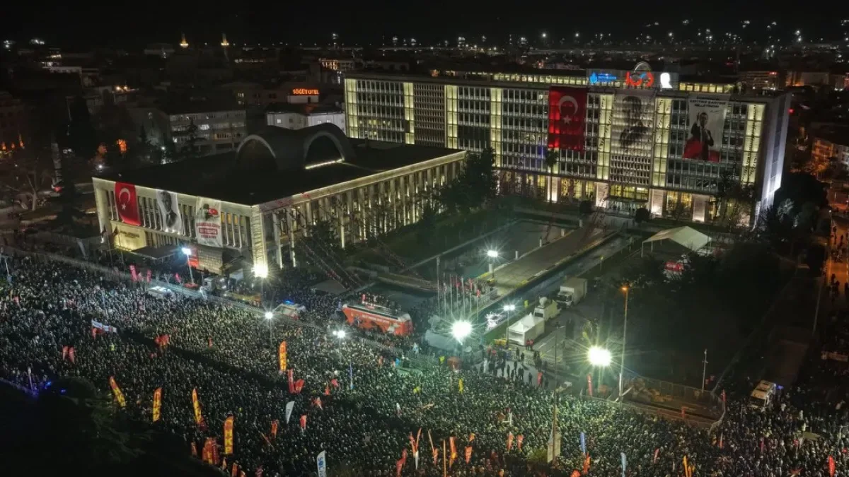 CHP'den Saraçhane'de 'Birinci Yıl' Buluşması: 86 Milyonun Hakkı İçin Adalet Çağrısı CHP'den Saraçhane'de 'Birinci Yıl' Buluşması: 86 Milyonun Hakkı İçin Adalet Çağrısı