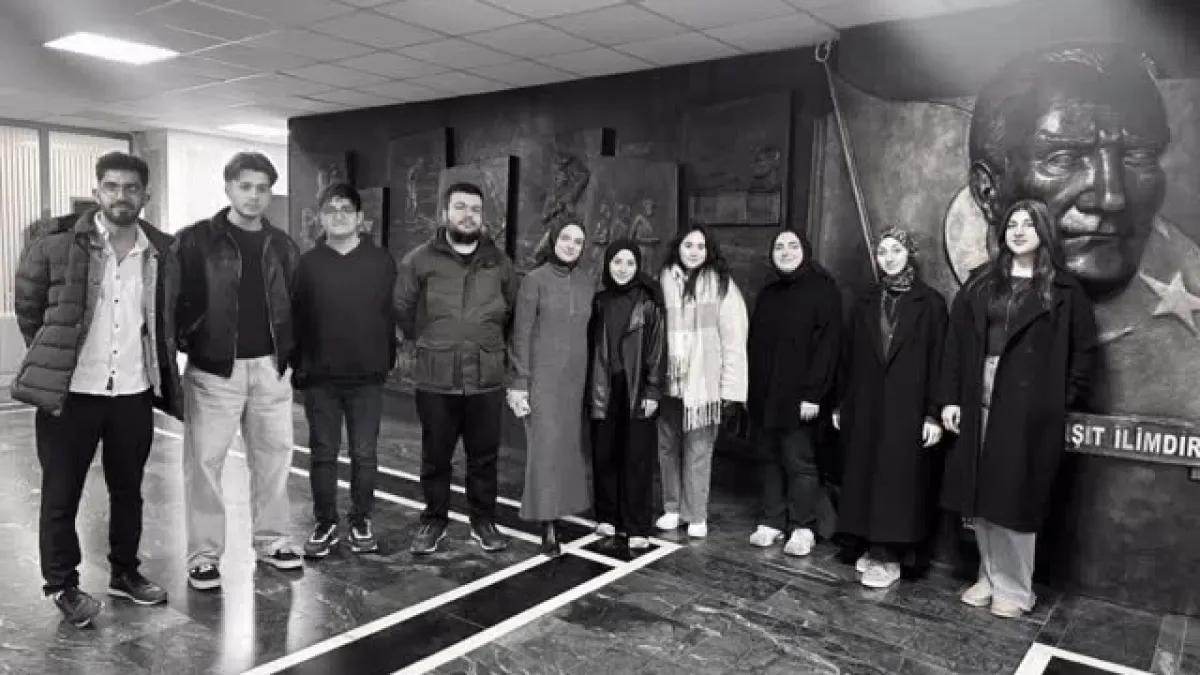 İAÜ Genç Yeşilay'dan Sürpriz Etkinlik: Konum Belli, Katılım Yoğun! İAÜ Genç Yeşilay'dan Sürpriz Etkinlik: Konum Belli, Katılım Yoğun!