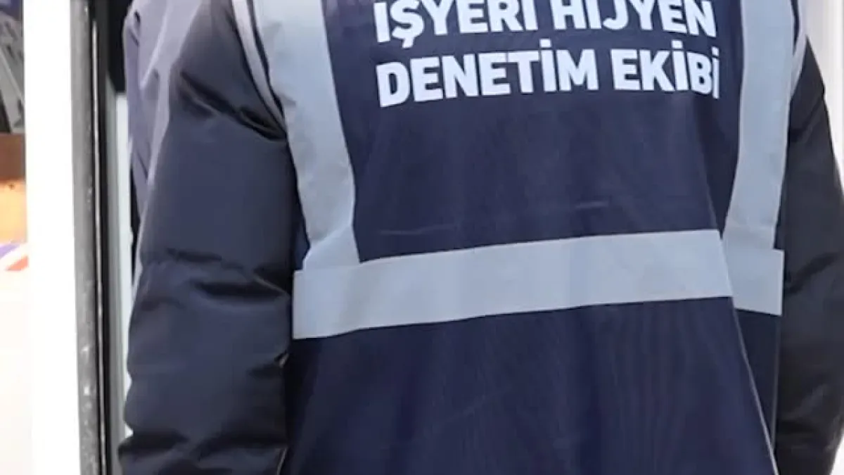Gaziosmanpaşa'da Bayram Öncesi Yoğun Denetim: Berber ve Kuaförlere Zabıta Kontrolü Gaziosmanpaşa'da Bayram Öncesi Yoğun Denetim: Berber ve Kuaförlere Zabıta Kontrolü