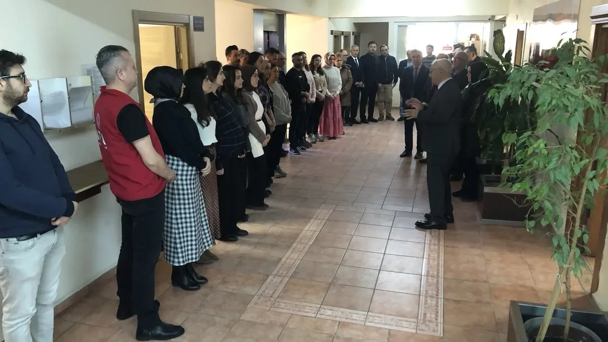 Gebze Kaymakamı Özyiğit'ten Bayram Uyarısı: Trafik Kurallarına Dikkat Gebze Kaymakamı Özyiğit'ten Bayram Uyarısı: Trafik Kurallarına Dikkat