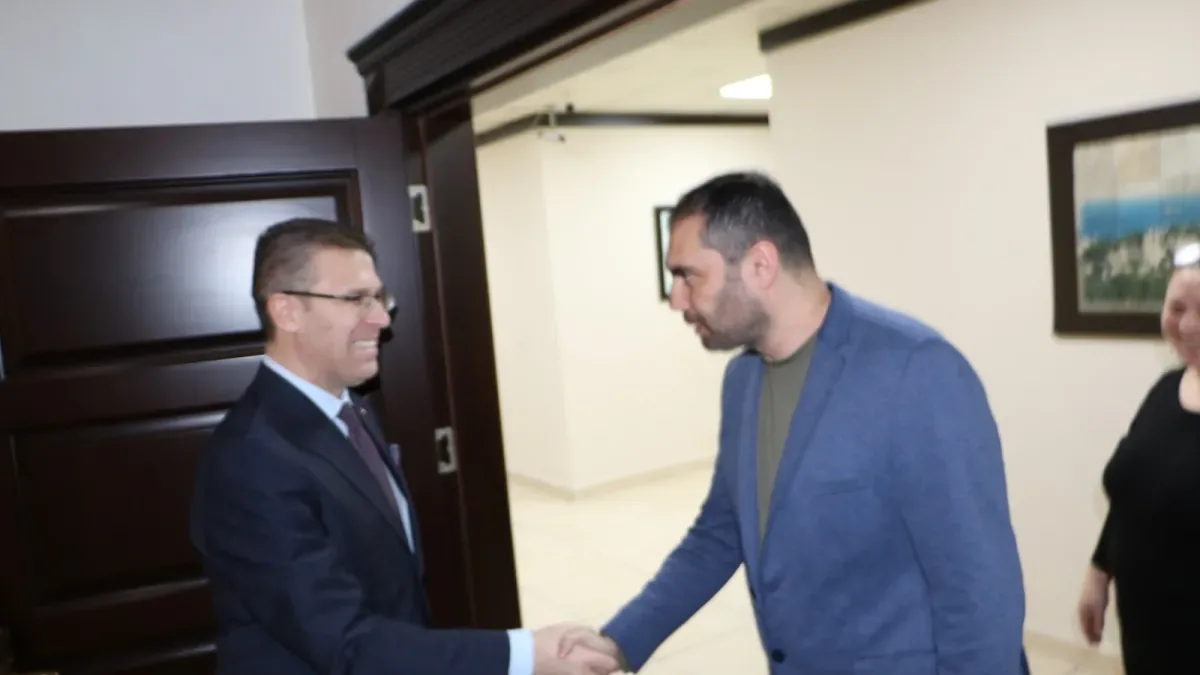 Avcılar Kaymakamı Orhan Burhan, Personelle Bayramlaşma Programında Buluştu Avcılar Kaymakamı Orhan Burhan, Personelle Bayramlaşma Programında Buluştu