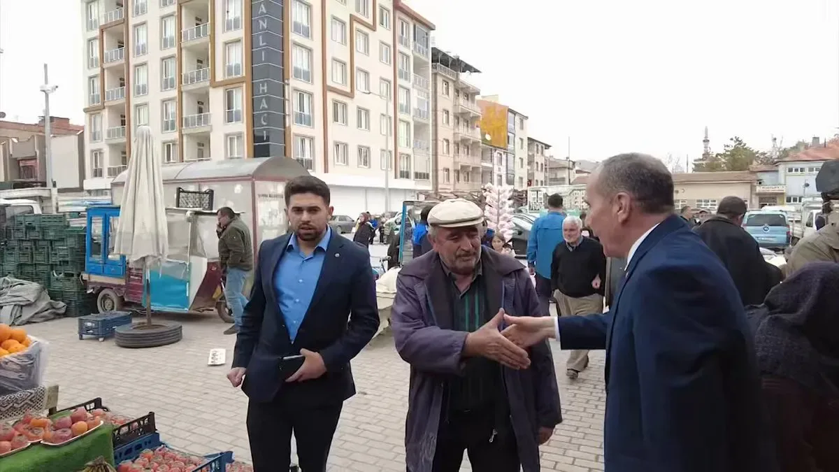 Bayram Arefesinde Pazarlara Neşeli Ziyaret: Mehmet Aydın Esnafla Ne Konuştu? Bayram Arefesinde Pazarlara Neşeli Ziyaret: Mehmet Aydın Esnafla Ne Konuştu?