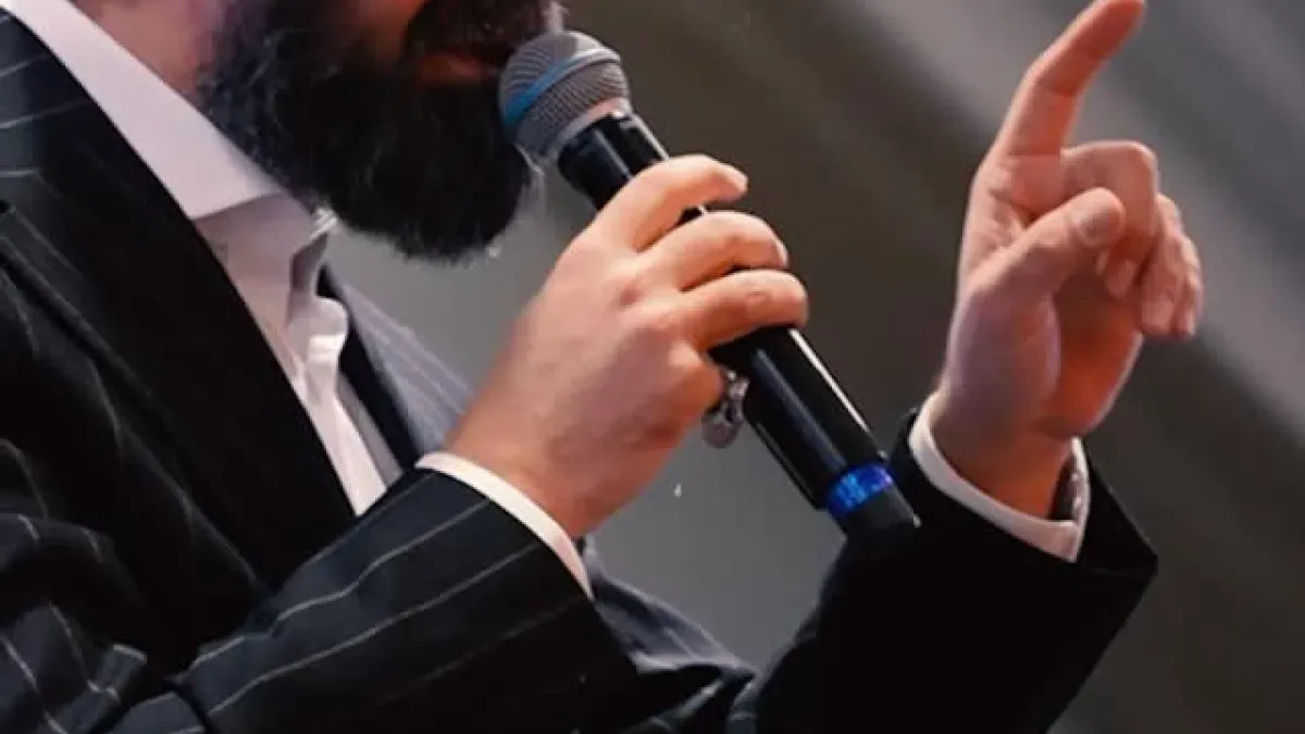 Serdar Tuncer, Sultangazi'de Ramazan Akşamına Şiirle Dokundu Serdar Tuncer, Sultangazi'de Ramazan Akşamına Şiirle Dokundu