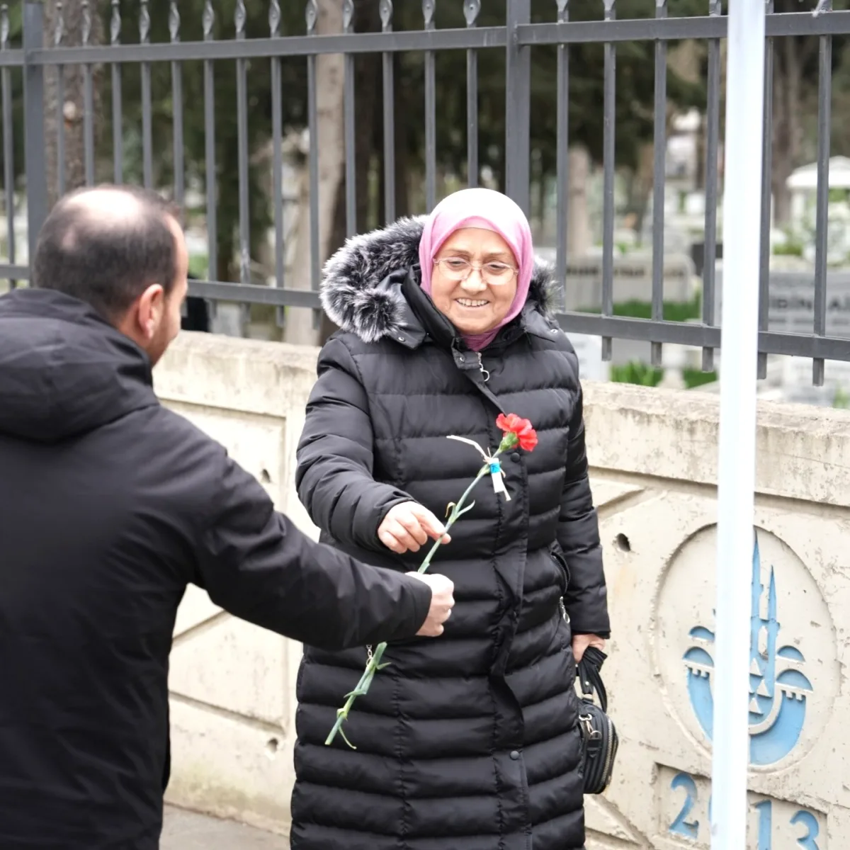 Kadıköy'de Bayram Ziyaretlerinde Belediye Desteği: Merdivenköy ve Sahrayıcedit'te Hangi Hazırlıklar Yapıldı? Kadıköy'de Bayram Ziyaretlerinde Belediye Desteği: Merdivenköy ve Sahrayıcedit'te Hangi Hazırlıklar Yapıldı?