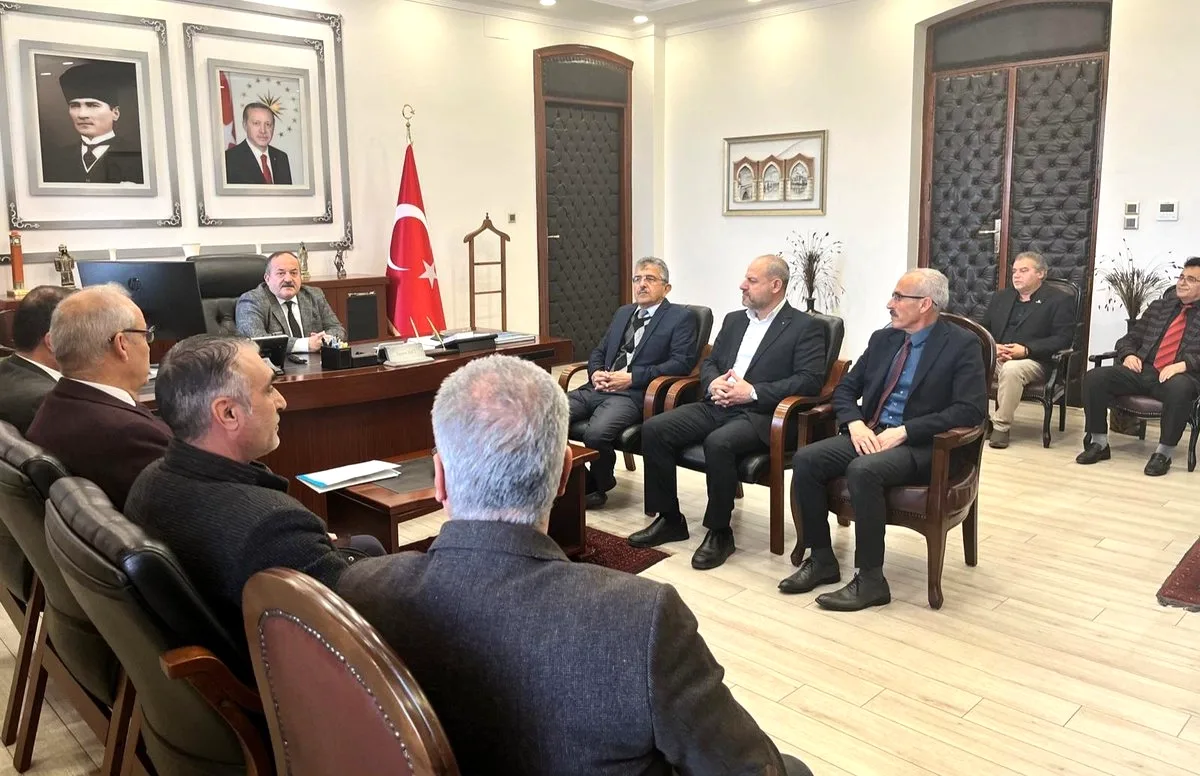 Seyhan Kaymakamı Ekrem İnci, Mahalle Okullarının Yol Haritasını Masaya Yatırdı Seyhan Kaymakamı Ekrem İnci, Mahalle Okullarının Yol Haritasını Masaya Yatırdı