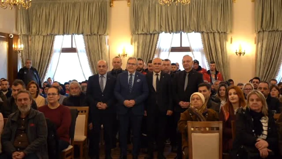 Bandırma'dan Anlamlı Bayram Vurgusu: Birlik ve Beraberlik Mesajı Bandırma'dan Anlamlı Bayram Vurgusu: Birlik ve Beraberlik Mesajı