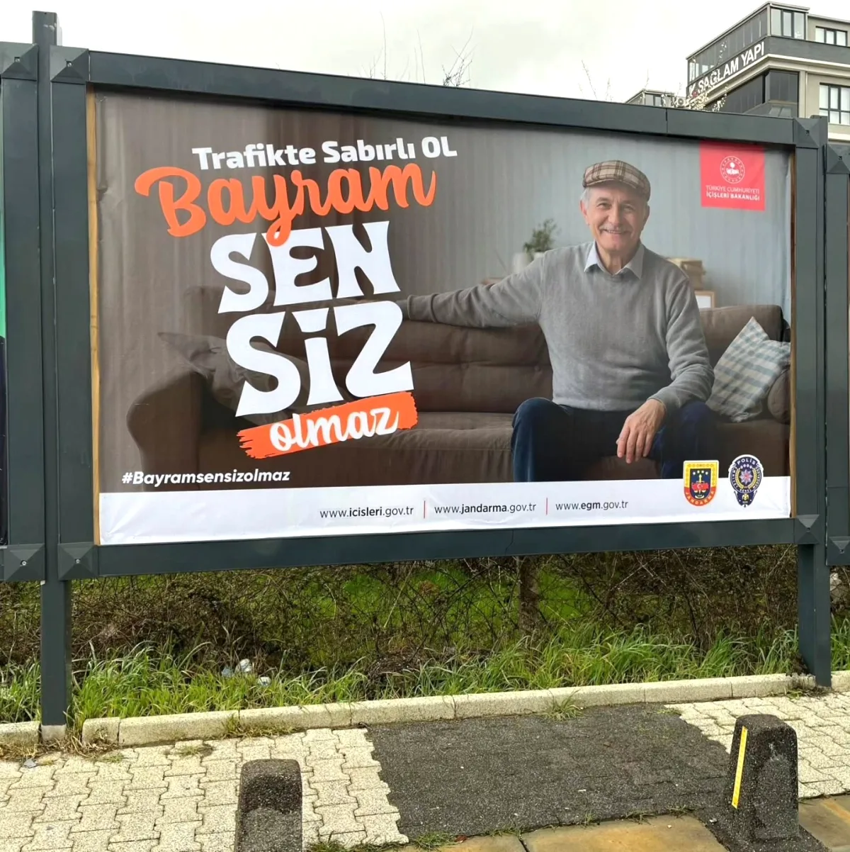 Çekmeköy'de Bayram Yolculukları İçin "Bayram Sensiz Olmaz" Çağrısı Çekmeköy'de Bayram Yolculukları İçin "Bayram Sensiz Olmaz" Çağrısı