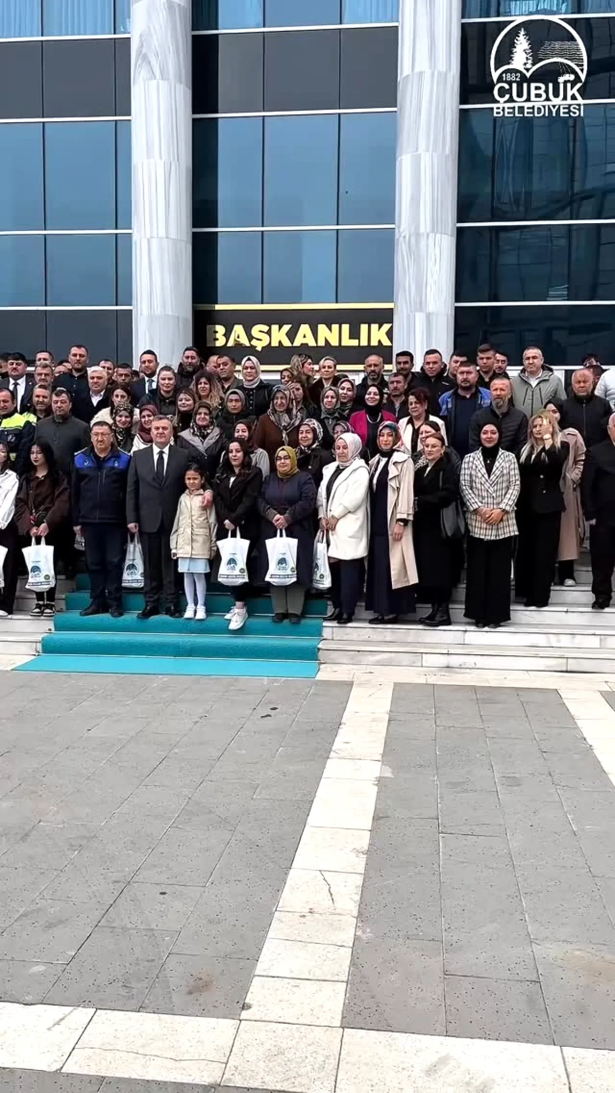 Çubuk Belediyesi'nde Bayram Ruhu: Başkan Demirbaş Personelle Buluştu Çubuk Belediyesi'nde Bayram Ruhu: Başkan Demirbaş Personelle Buluştu