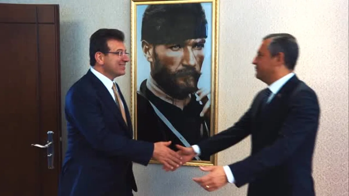 Özgür Özel'den Siyasi Mesaj: "Mühür Kimde, Süleyman Kim?" Sorusu ve Saraçhane Vurgusu Özgür Özel'den Siyasi Mesaj: "Mühür Kimde, Süleyman Kim?" Sorusu ve Saraçhane Vurgusu