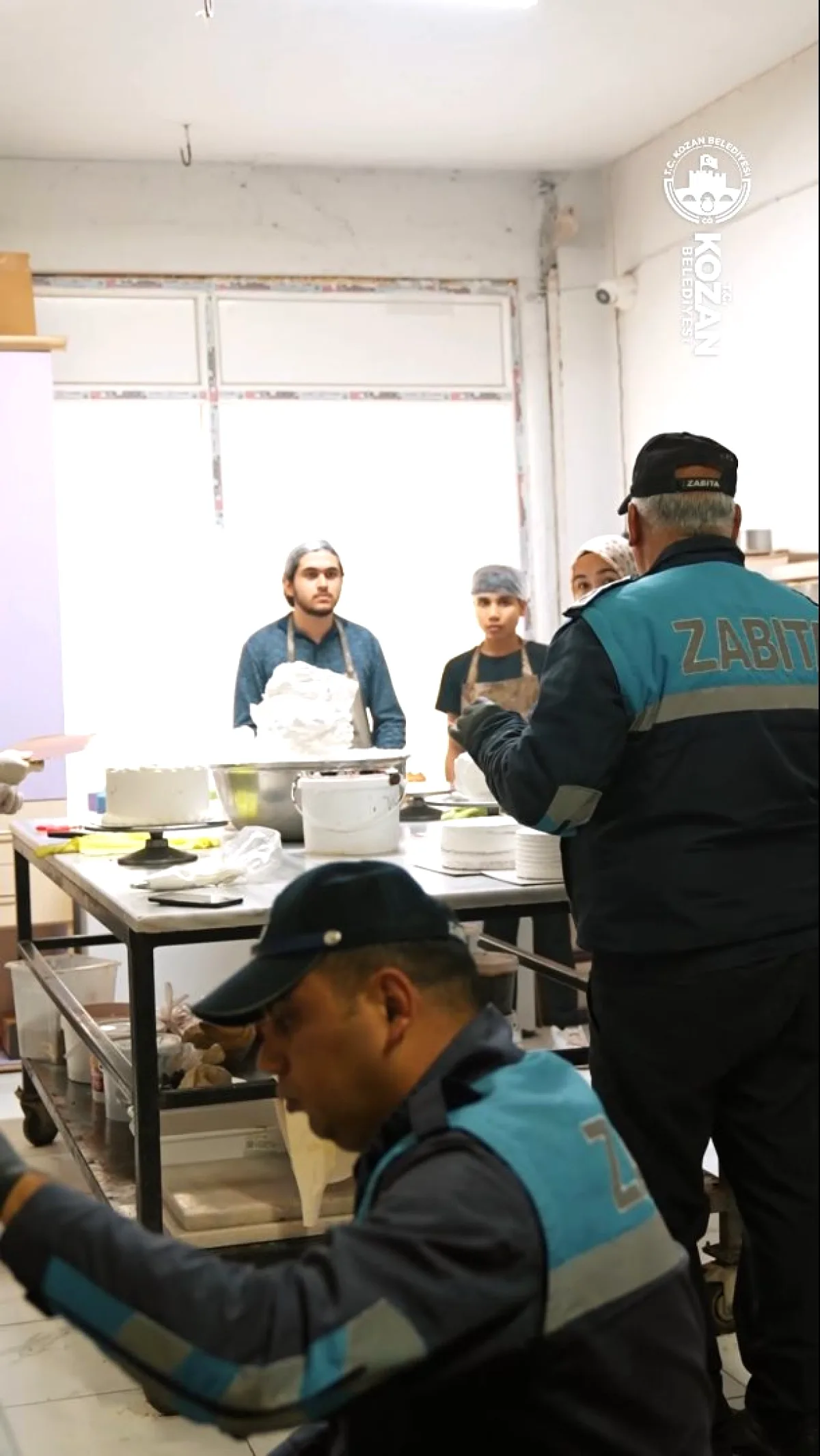 Kozan'da Bayram Öncesi Tatlı Kontrolleri: Vatandaş Sağlığı İçin Denetimler Aralıksız Devam Ediyor Kozan'da Bayram Öncesi Tatlı Kontrolleri: Vatandaş Sağlığı İçin Denetimler Aralıksız Devam Ediyor