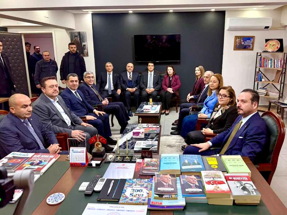 AK Parti'li İsimlerden MHP Gaziantep'e Ne Ziyareti Yaptı? AK Parti'li İsimlerden MHP Gaziantep'e Ne Ziyareti Yaptı?