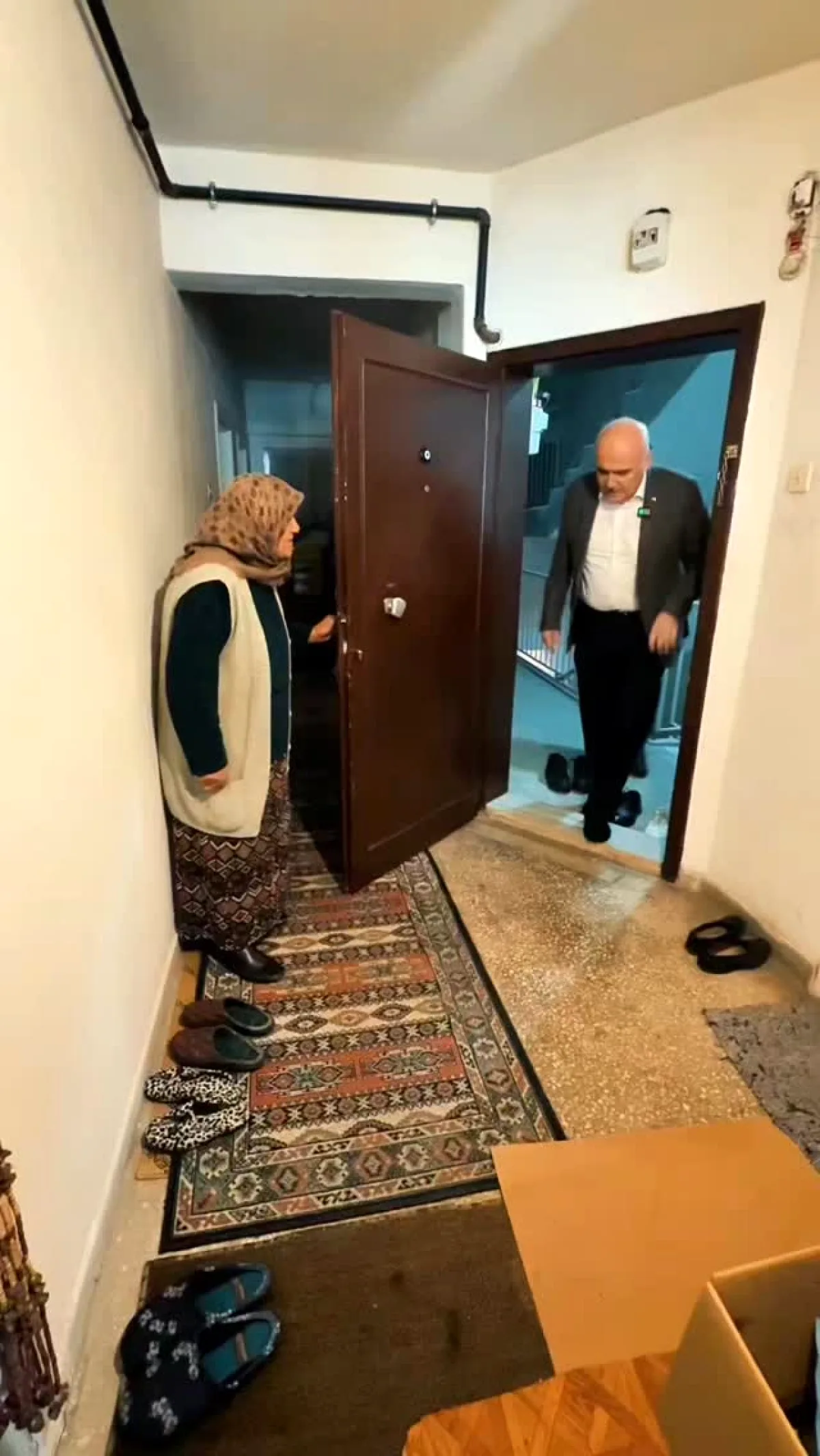 Kızılcahamam'da Ramazan: Belediye Kapı Kapı Gezdi, Gönüller Bir Araya Geldi Kızılcahamam'da Ramazan: Belediye Kapı Kapı Gezdi, Gönüller Bir Araya Geldi