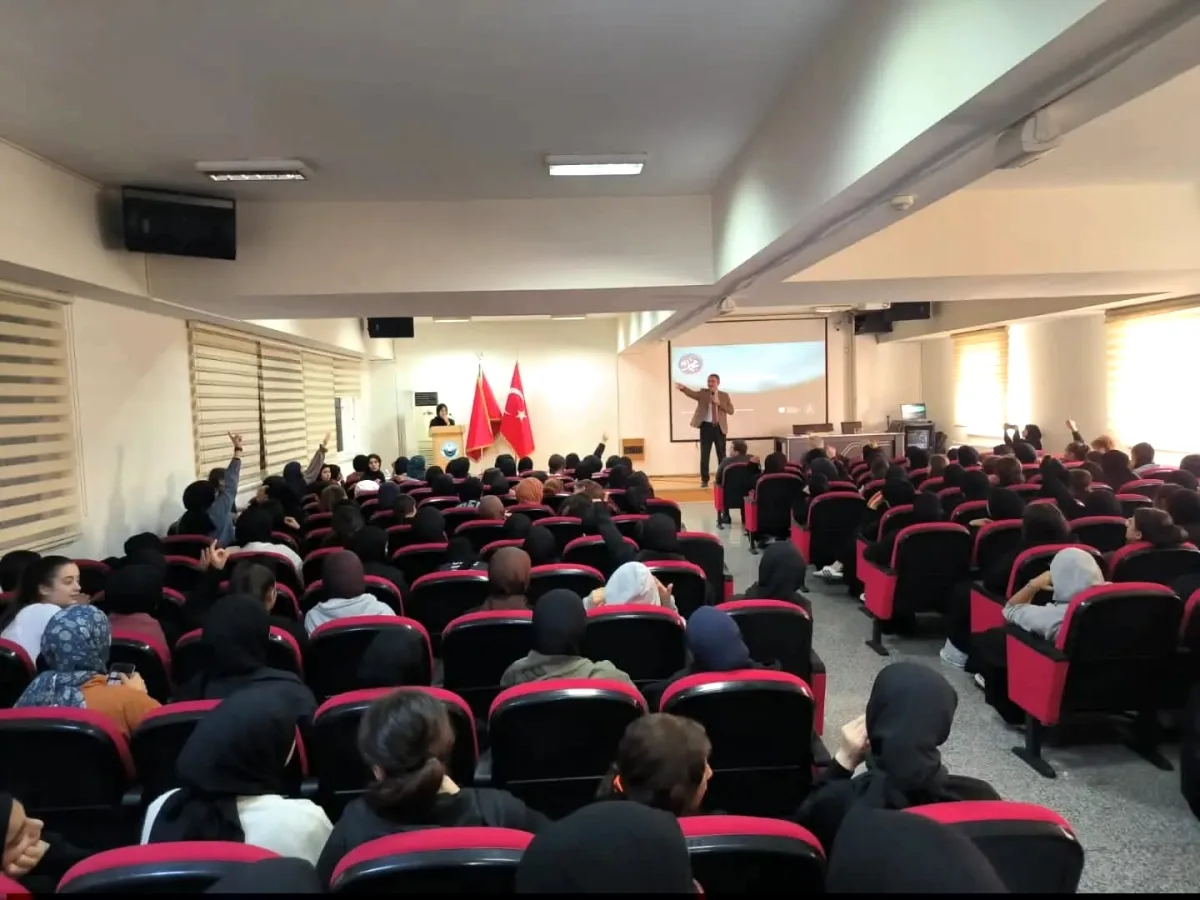 Bağcılar'da Ramazan Ruhu: 92 Camide Mukabele ve İtikaf Programlarıyla Dolu Bir Ay Bağcılar'da Ramazan Ruhu: 92 Camide Mukabele ve İtikaf Programlarıyla Dolu Bir Ay